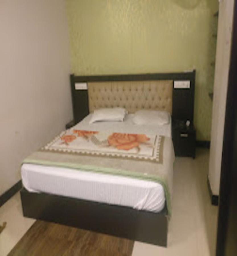 Redbell Suites Residency Kondotty 外观 照片